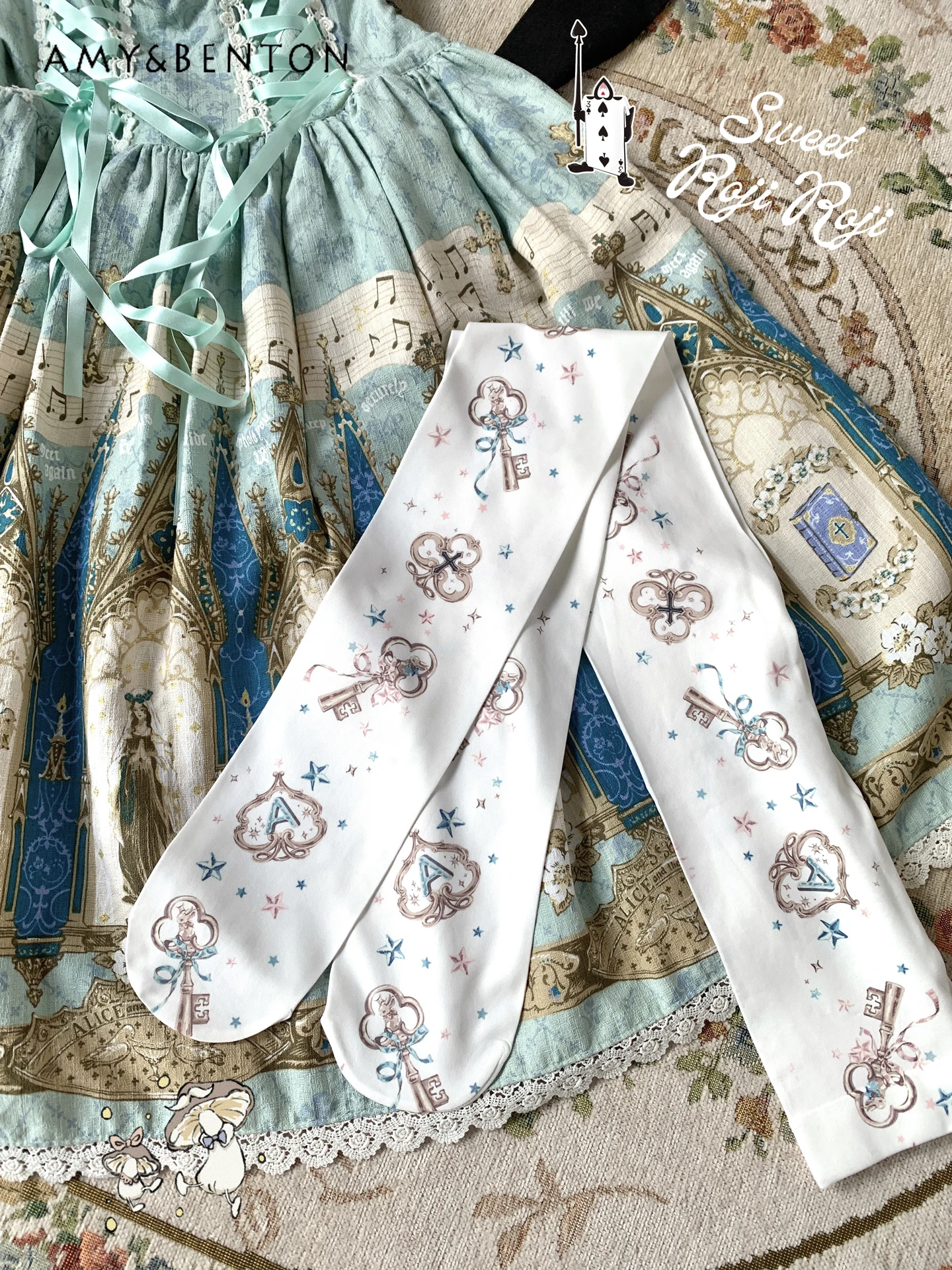 

Чулки в стиле Лолиты для женщин, лето-осень, бархатные колготки с мультяшным принтом, милые японские облегающие колготки в дворцовом стиле в стиле ретро