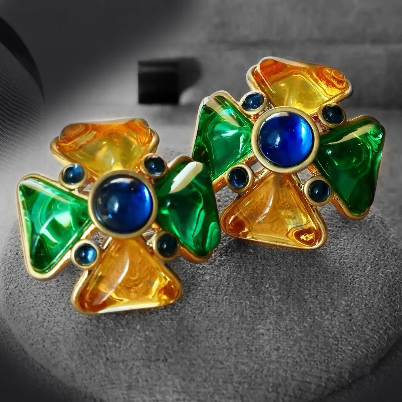 New Jewelry & Accessories Vintage Style High-quality Colored Triangular Glazed Flower Earrings For Women's Parties & Gifts