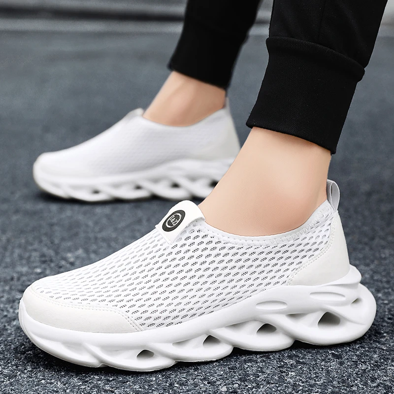 

New Men's Shoes Casual Breathable Walking Outdoor Soft Hollow Mesh Light Fashion Fried Dough Twists Soled Sneakers