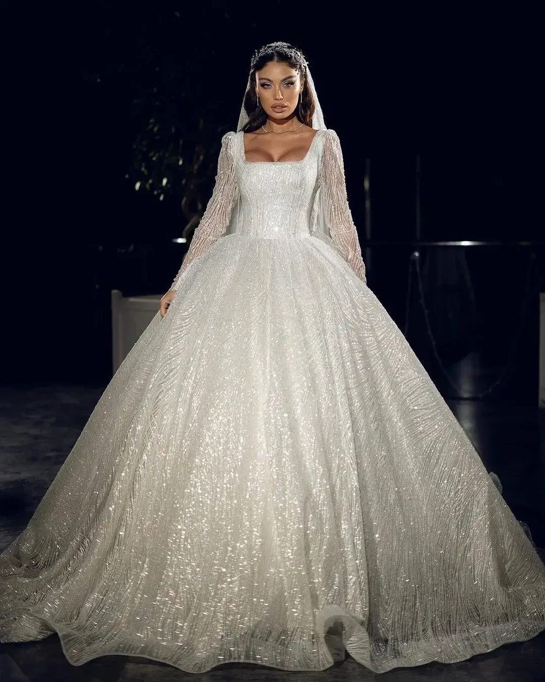 

Customized luxury Ball Gown Wedding Dresses 2025 Square Collar Long Sleeve Beading Lace Bridal Gown Sweep Train Vestido De Noiva