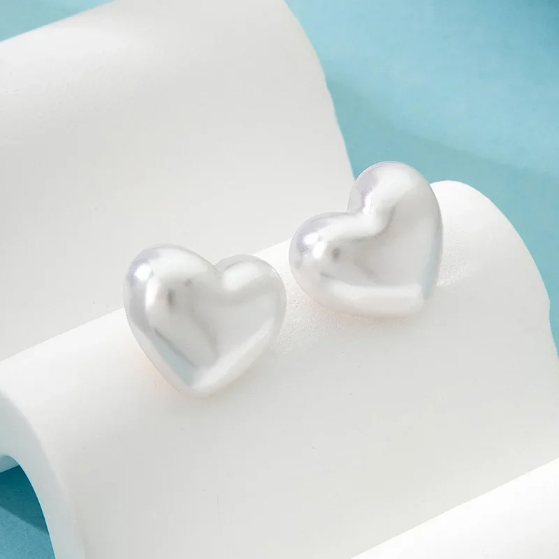 20*17mm Exaggerate White Imitation Pearl Big Heart Stud Earring for Women Minimalism Temperament Wedding Jewelry Girl Gift