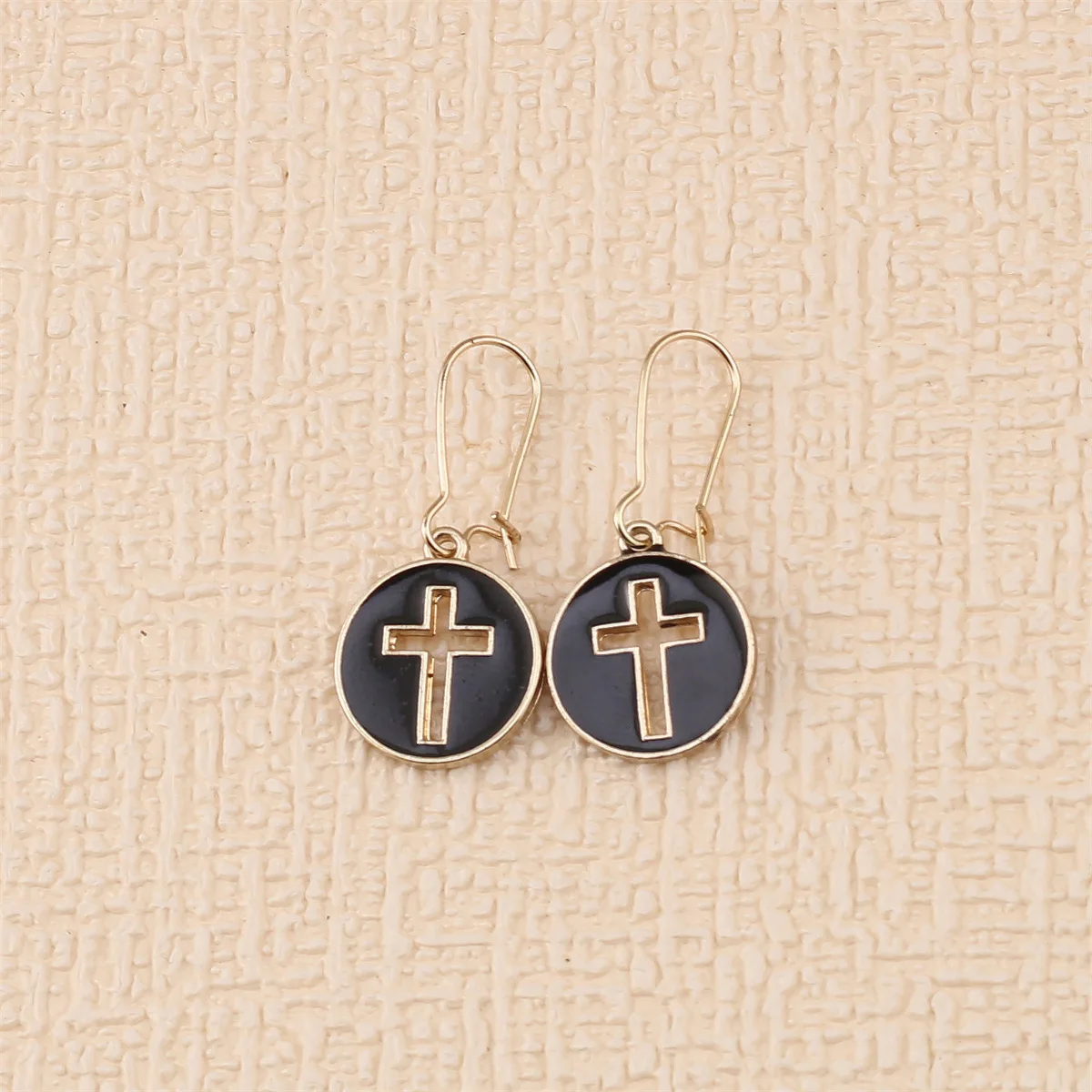 Neo-Gothic Black Cross Drop Earrings Punk Metal Enamel Ear ring for Women Holiday Party Ear Jewelry