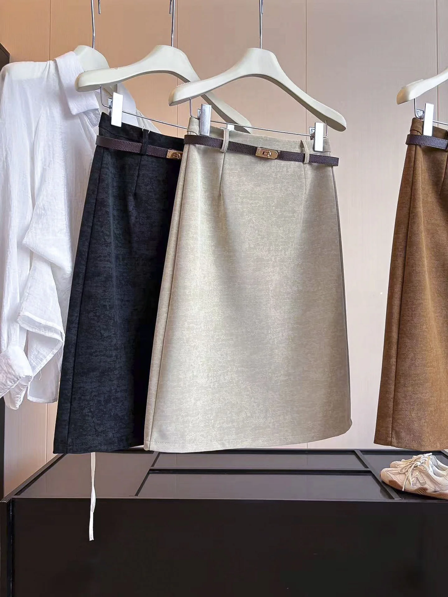 Vintage High Waist Midi Skirt with Belt Pure Color A-Line Skirt Slimming Commute Personality Half Skirt Polyester Fiber
