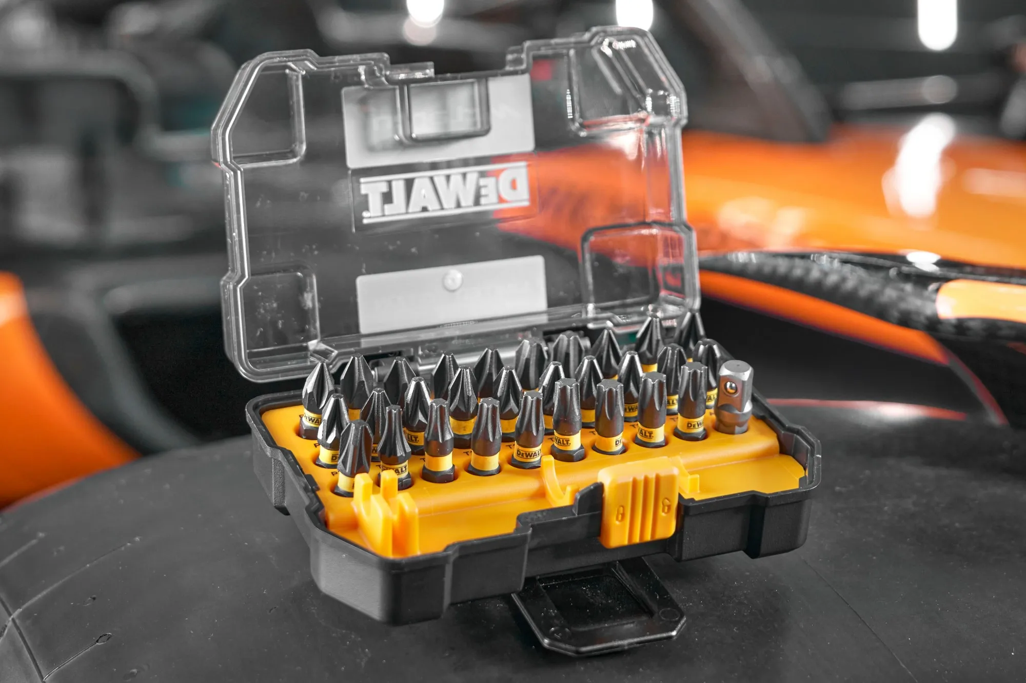 DEWALT DT70900T DEWALT X McLaren F1 Team Impact Ready Screwdriver Set 32 PCS Power Tool Accessories