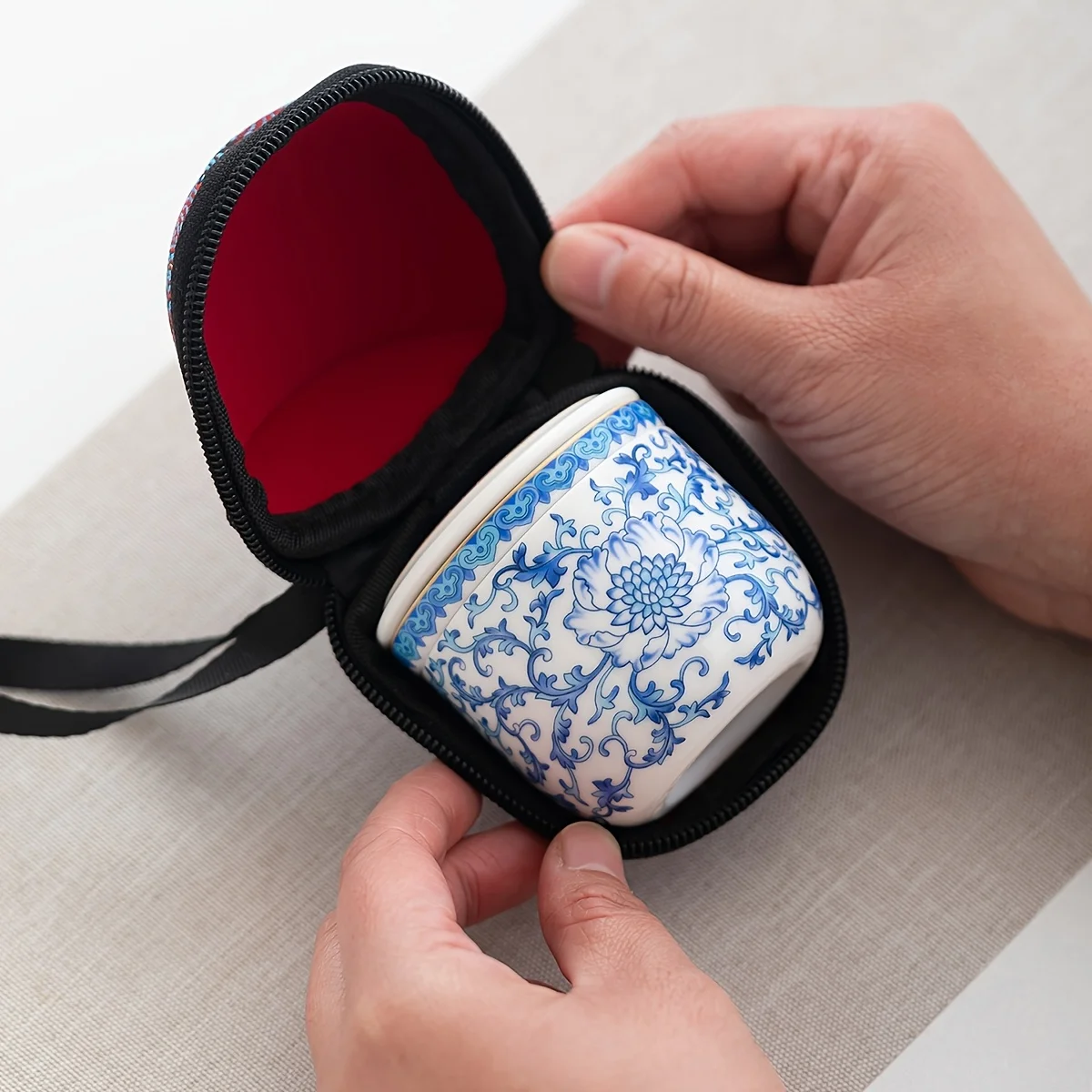 Tragbare Blau-Weiße Porzellan-Teetasse, Schnellbrüh-Tasse mit Sieb, für Reisen und Outdoor-Aktivitäten - Keramik-Tee-Set