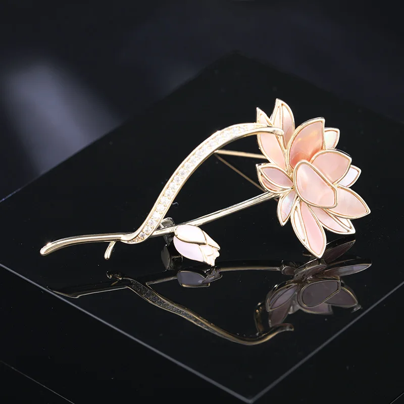 Натуральная рябчатая розовая ракушка в виде лотоса, брошь в стиле ретро, лотос, элегантная темпераментная брошь, аксессуары, пряжка