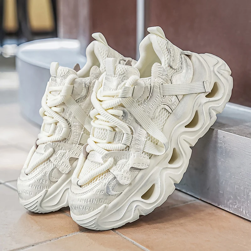 Fashionable men's casual sports shoes, mesh upper for breathability and shock absorption, versatile trendy men's shoes