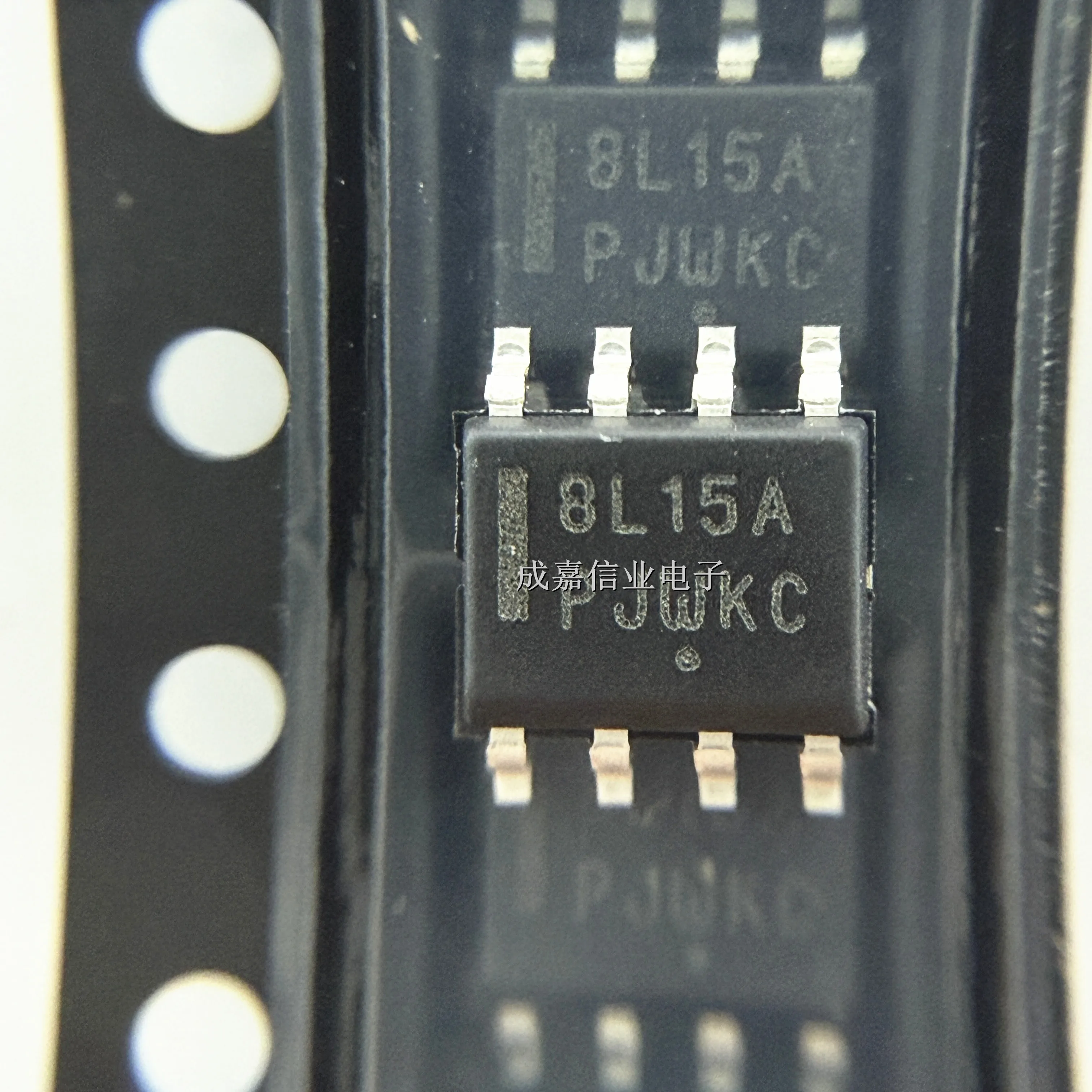 

10pcs/Lot MC78L15ACDR2G SOP-8 MARKING;8L15A Linear Voltage Regulators 15V 100mA Positive Operating Temperature:0C-+ 125 C