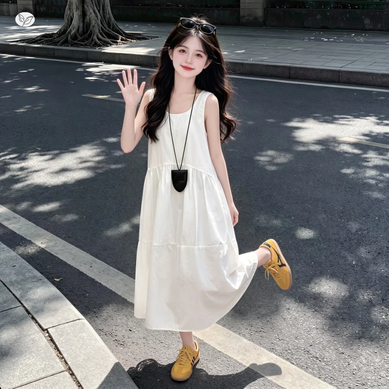 Girls' French-style sleeveless vest dress2026New summer white dress for older children, suspender dress, children's long dress