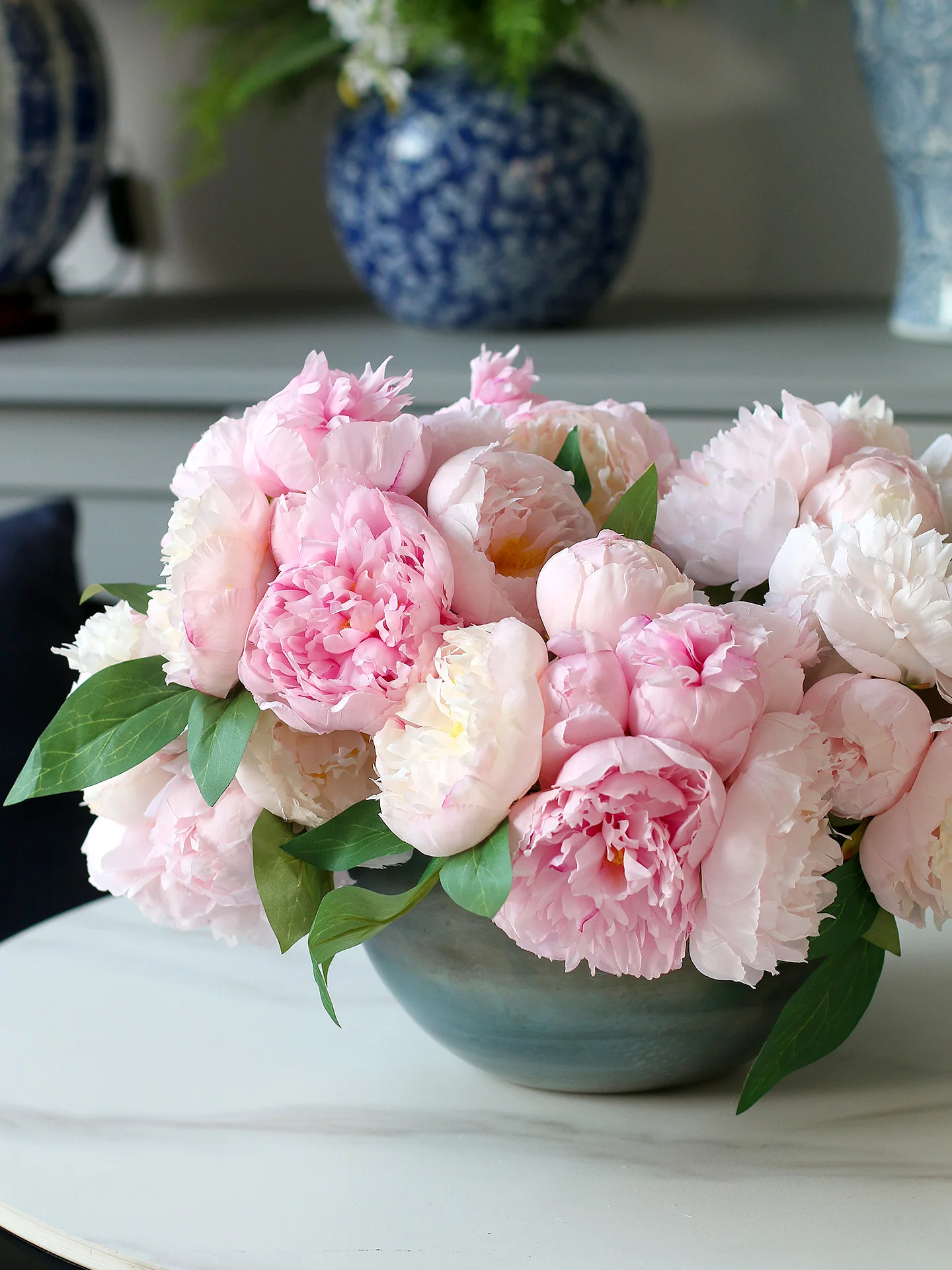 

Искусственный букет пионов для декора гостиной, обеденного стола, свадебных композиций, ваза Cerc