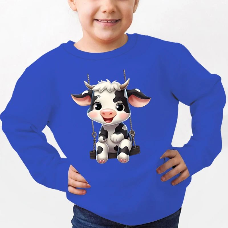 Swinging Cow Graphic Kids Hoodie Cartoon Cute Highland Cow Print Pullover Long Sleeve Round Neck Boy Girl Cute Trend Sweatshirt