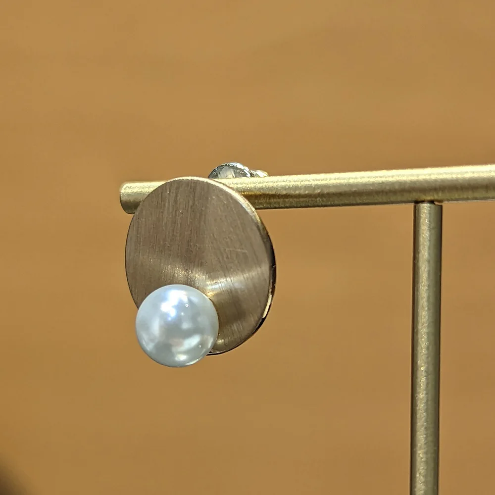 

Minimalist Exquisite Small Round Circle Geometric Metal Pearl Stud Earrings