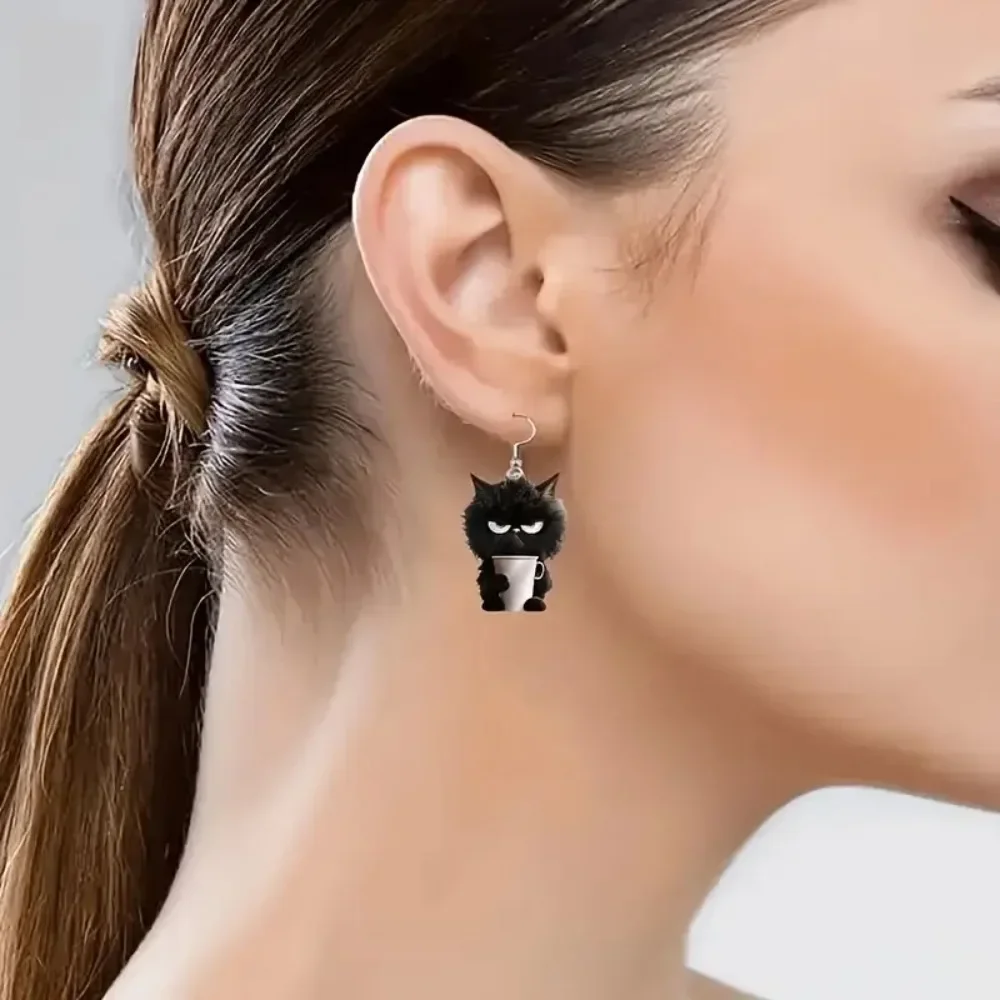 المرأة 2D شقة غاضبة القط الأسود الاكريليك الأقراط أزياء لطيف الحيوانات الصغيرة أقراط فريدة للفتيات اكسسوارات شخصية هدية