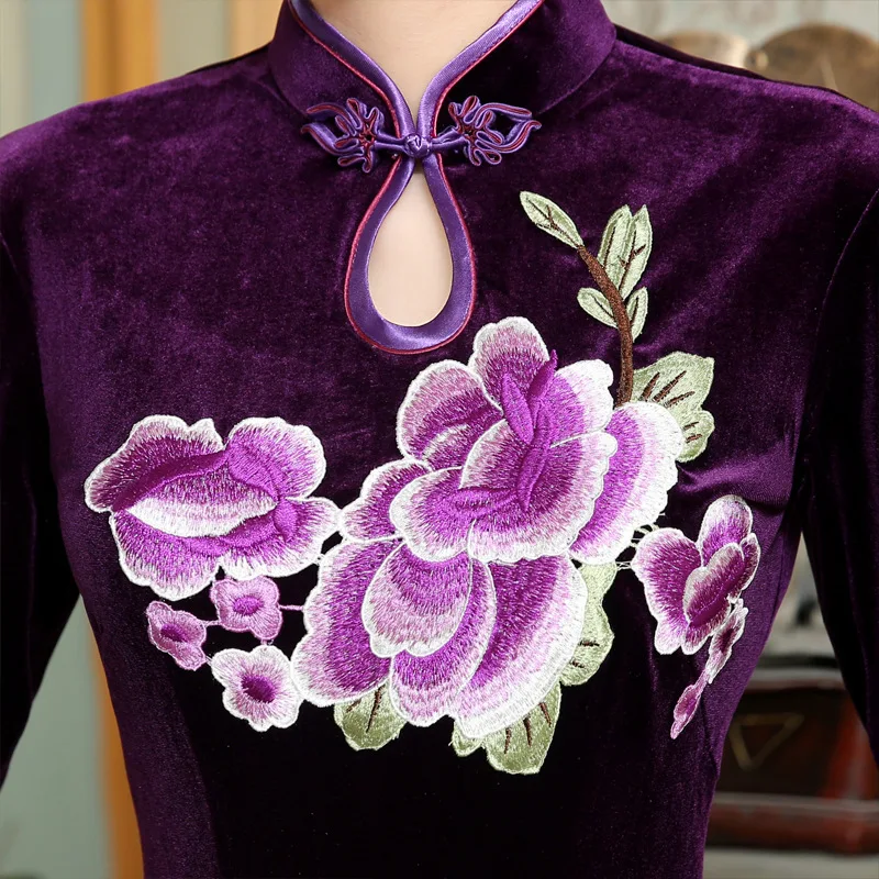 New Velvet Cheongsam Retro Standing Collar Suit Wedding Embroidered Improved Fashion Long Dress
