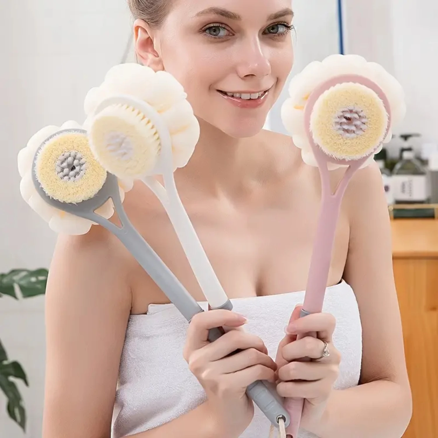 طقم تنظيف الجسم بالكامل صديق للبيئة ولطيف لتجربة استحمام خارج هذا العالم. يقشر خلايا الجلد الميت بلطفًا، حفلة موسيقية