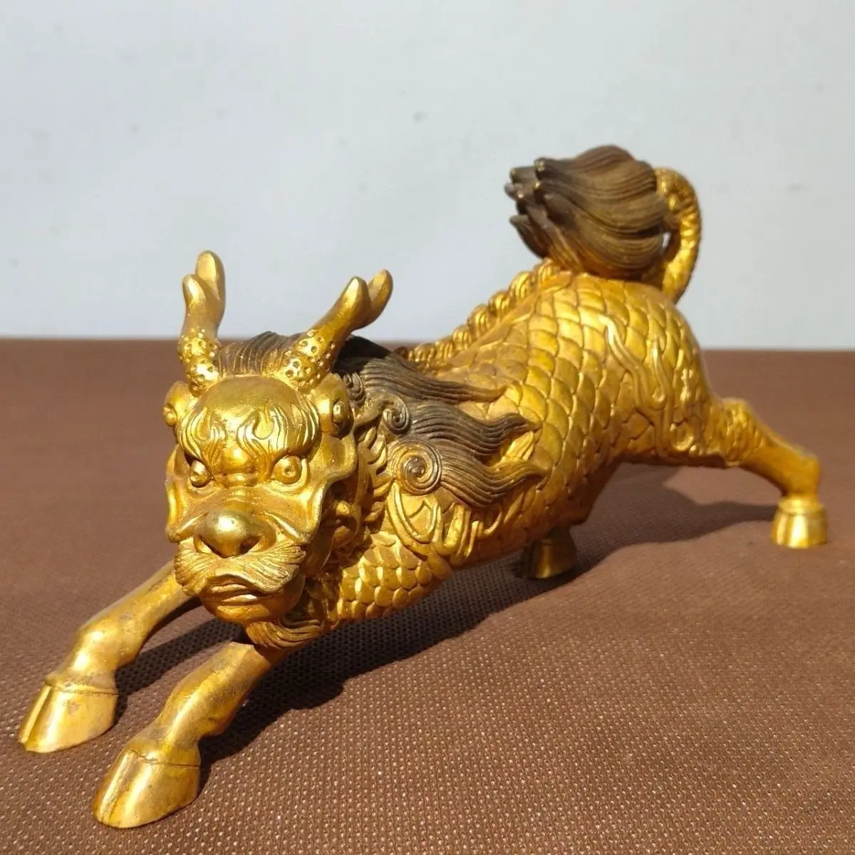 Stretching the auspicious beast of the kylin Ornament Decoration Tea Pet Figurines Desk Decor Accessories