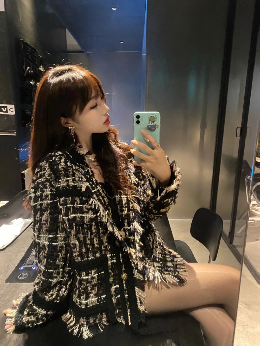 

Luxury Elegant Plaid Tassel Tweed Twill Jacket Women 2022 Autumn Winter Designer Multi Pocket Decoration Suit Coat Ladies