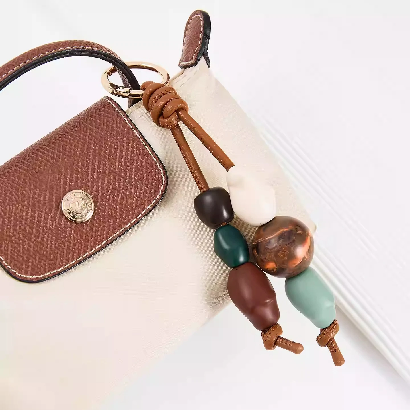Beads Charm Retro Fashion High-end Keychain Easy To Hang and Retrieve Decoration Pendant Bag Decoration Accessories