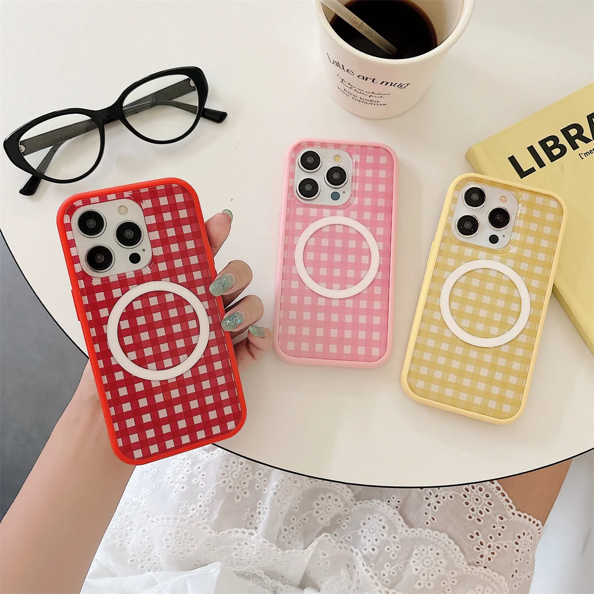 

New cute cartoon checkered magnetic stand Phone Case For iPhone 16 15 14 13 Pro Max fundas iphone 15 case Protective cover 16
