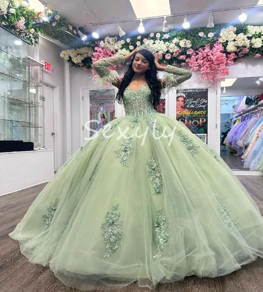 

Зачарованные сказочные зеленые платья Quinceanera с перьями, кружевное платье принцессы Sweet 15, платье из бисера, Vestidos De 15, Quinceañera по индивидуальному заказу