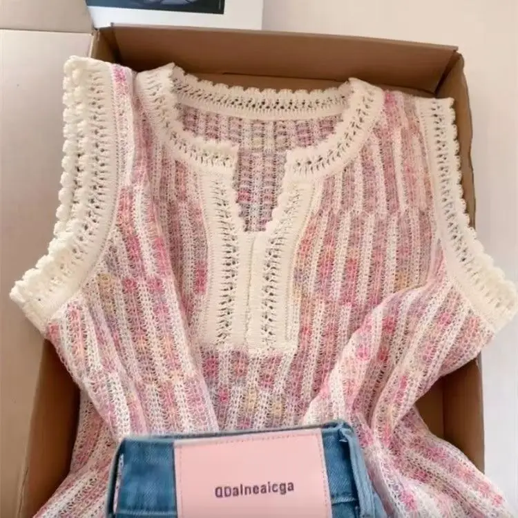 

Sweet Beige Sleeveless Knit Vest Color Stripe V-Neck Top with Lace Trim Casual Waistcoat