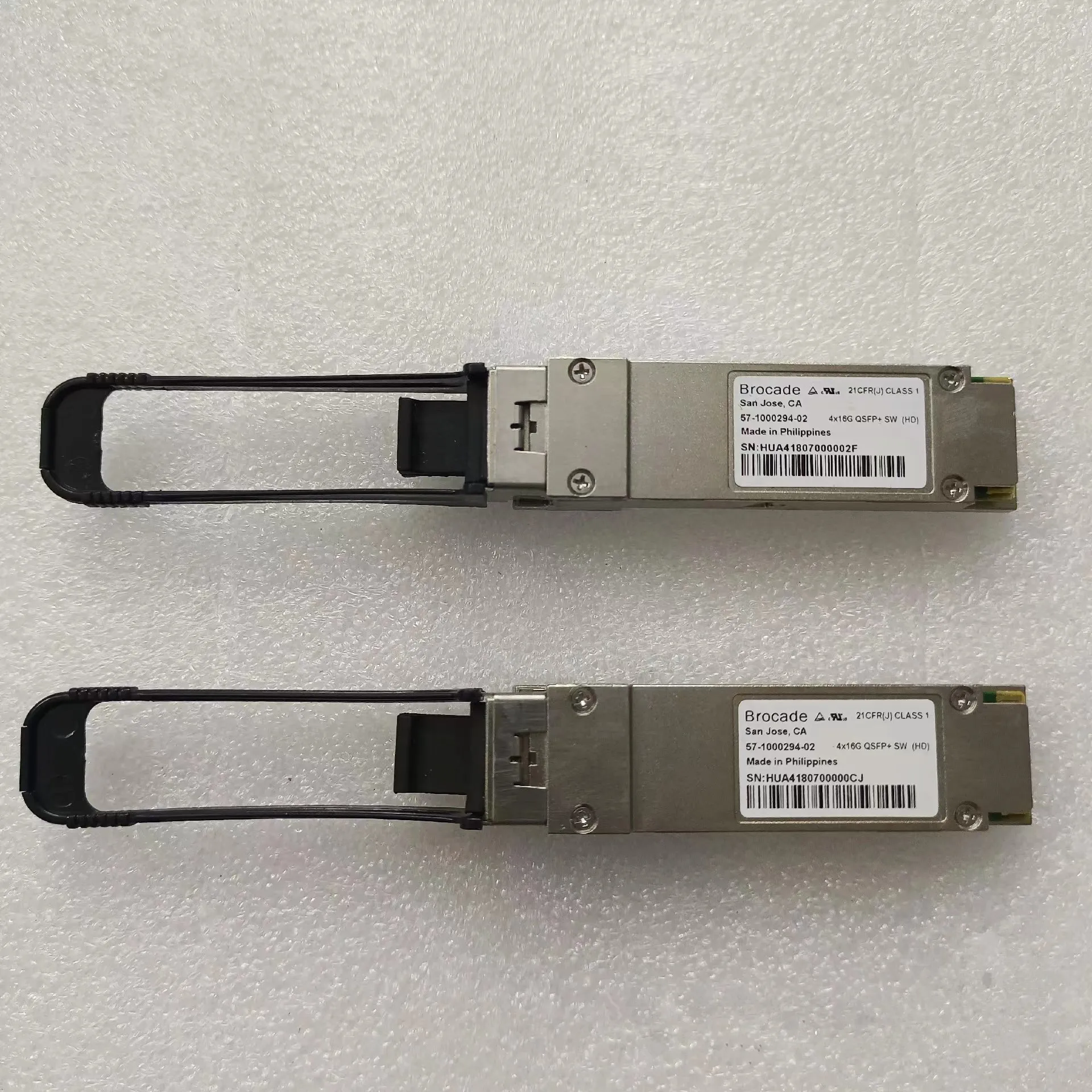 

НОВИНКА 1 ШТ. Оптический трансивер Brocade 64 Гбит/с QSFP 57-1000294-01 57-1000294-02 4*16G QSFP+ SW MPO 100M 64G