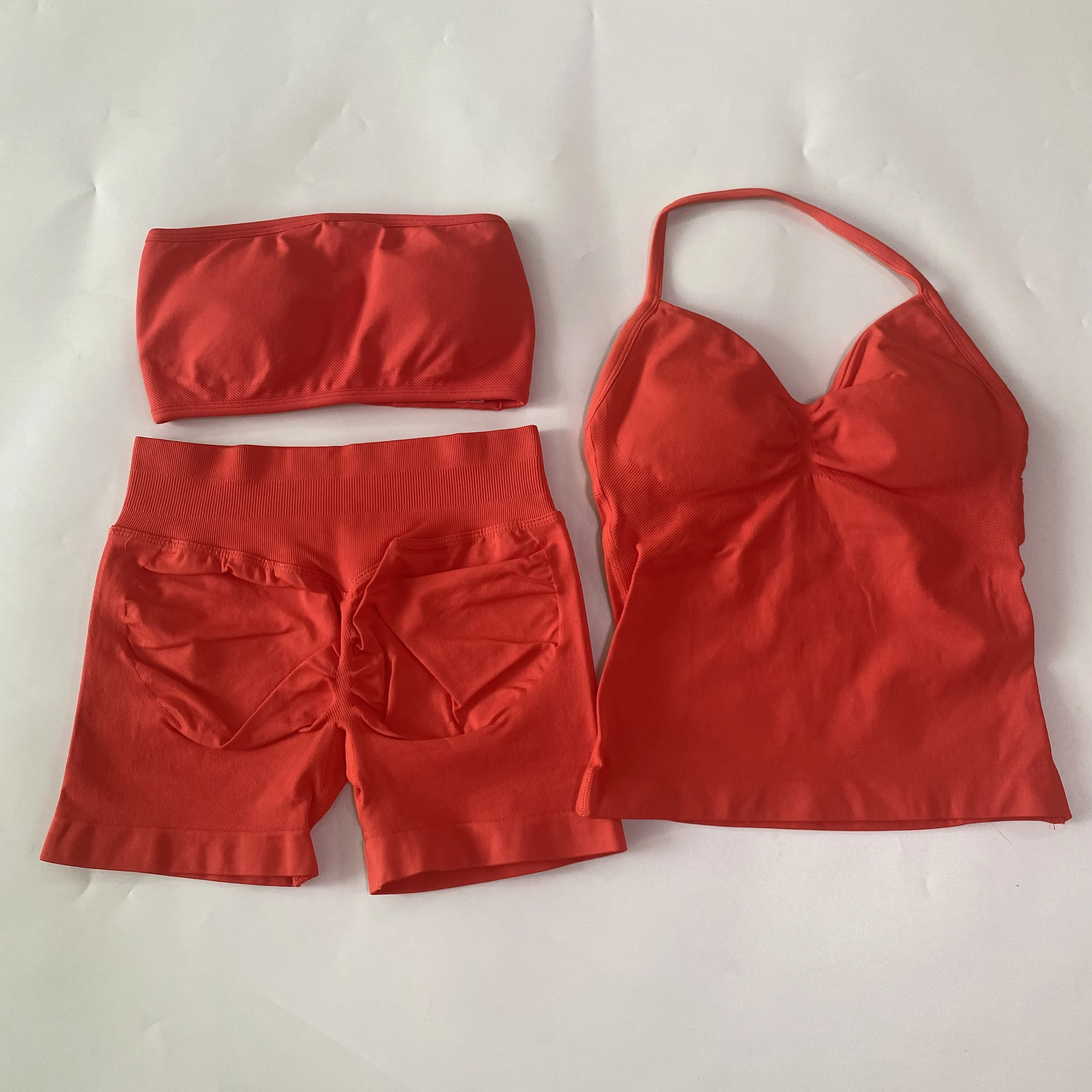 3-teiliges Yoga-Set für Damen, rückenfreier Bandeau-Sport-BH + langes Top mit Trägern + Scrunch-Shorts, Sportbekleidung, Outfit-Sets, Gym-Set – Detail 21