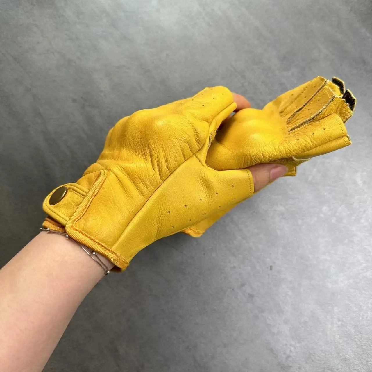 Retro Motorcycle Riding Gloves Locomotive Protective Gear Cowhide Shell Leather Half Finger Anti-drop Non-slip Men's Women's