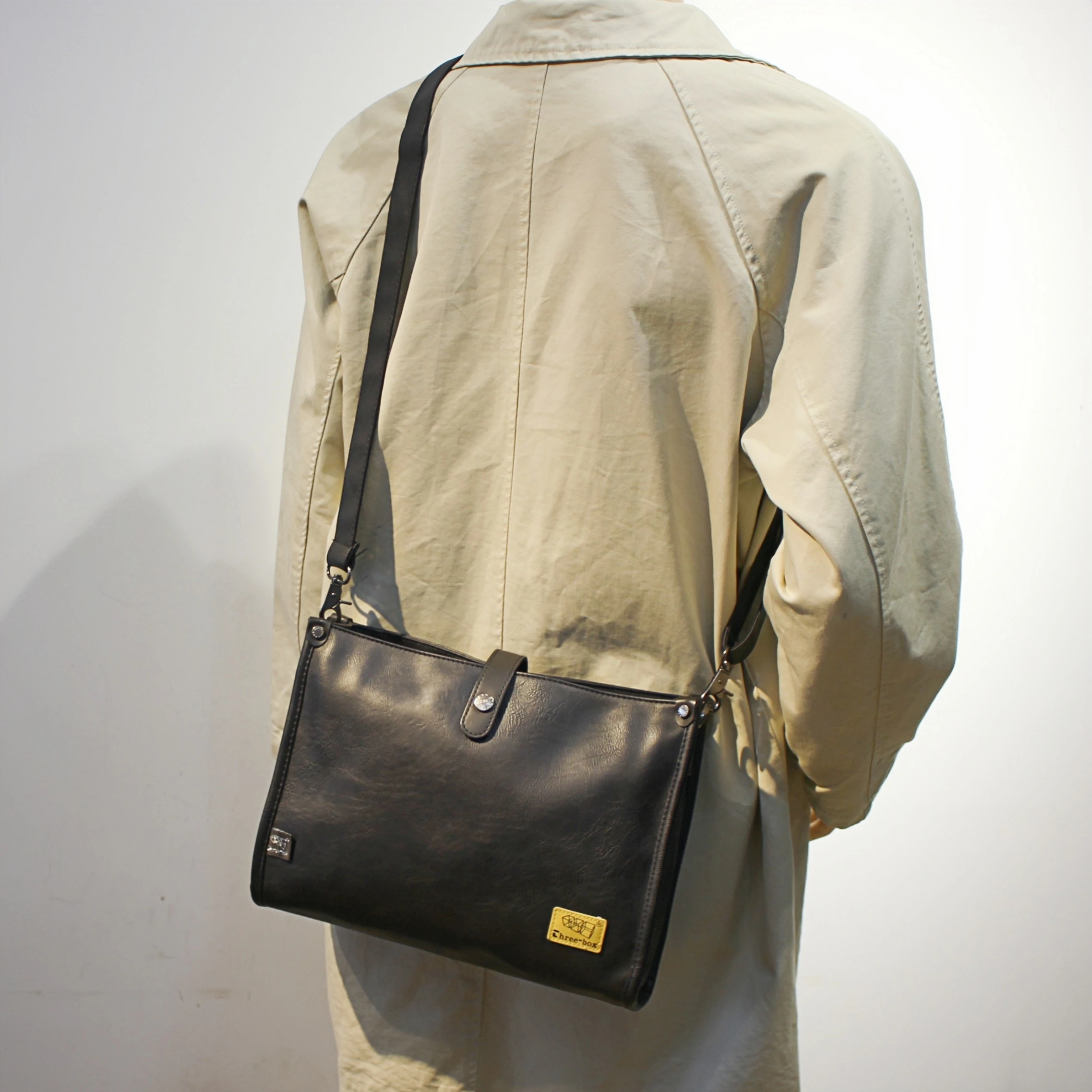 ThreeBox Unisex Casual Commuter Bag Vintage Business Crossbody Bag A4 Document Bag Horizontal Square iPad Bag Soft PU Leather