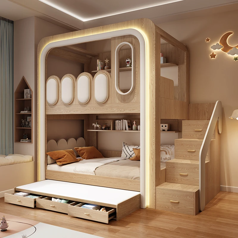 سرير أطفال على وخارج، شقة صغيرة مكونة من طبقتين، الأم والطفل، الكبار العالي والمنخفض لا يتداخل مع