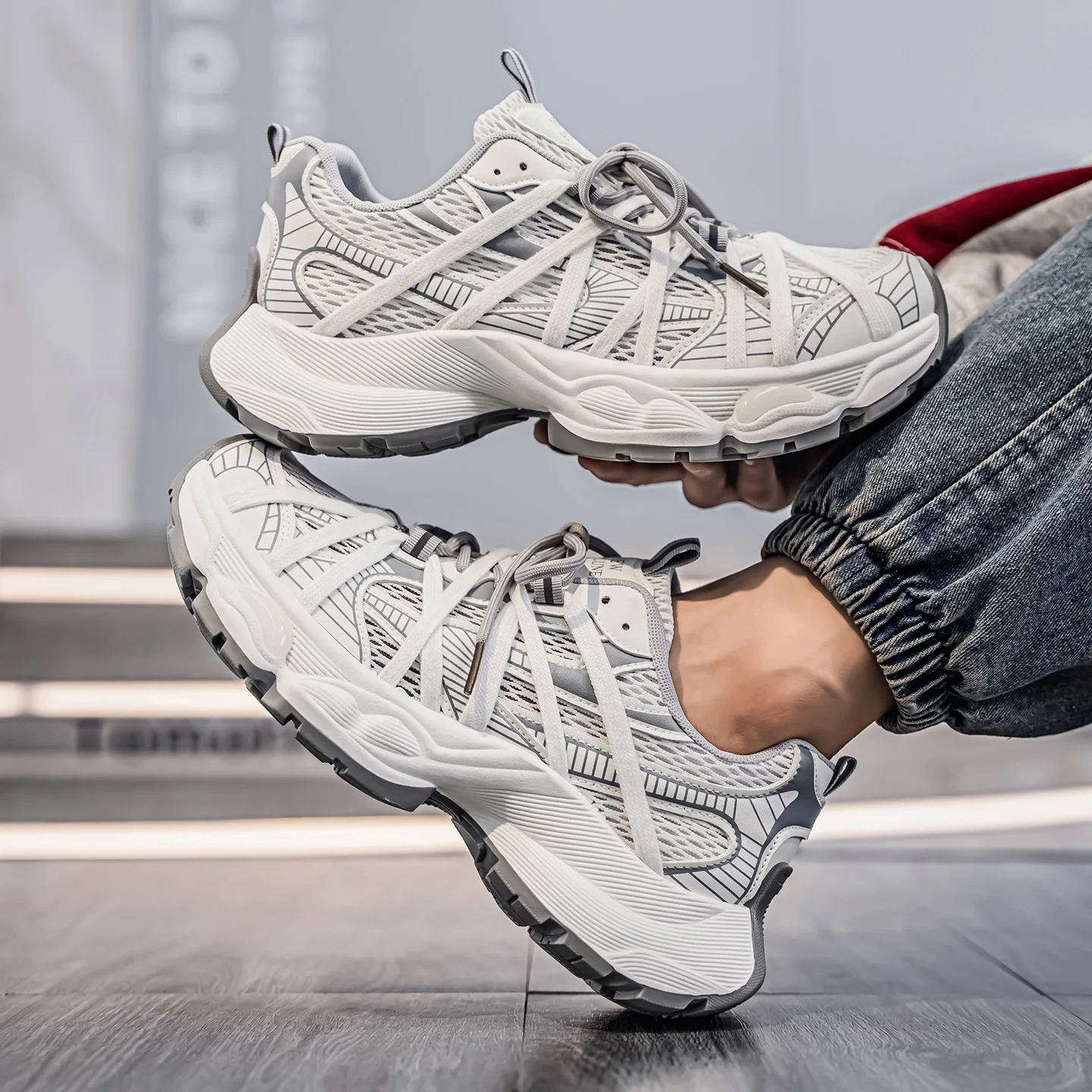 

Мужские и женские туфли для папы на толстой подошве с сетчатым верхом. Осенние новые высокоарчественные и дышащие спортивные повседневные туфли с круглым носком.