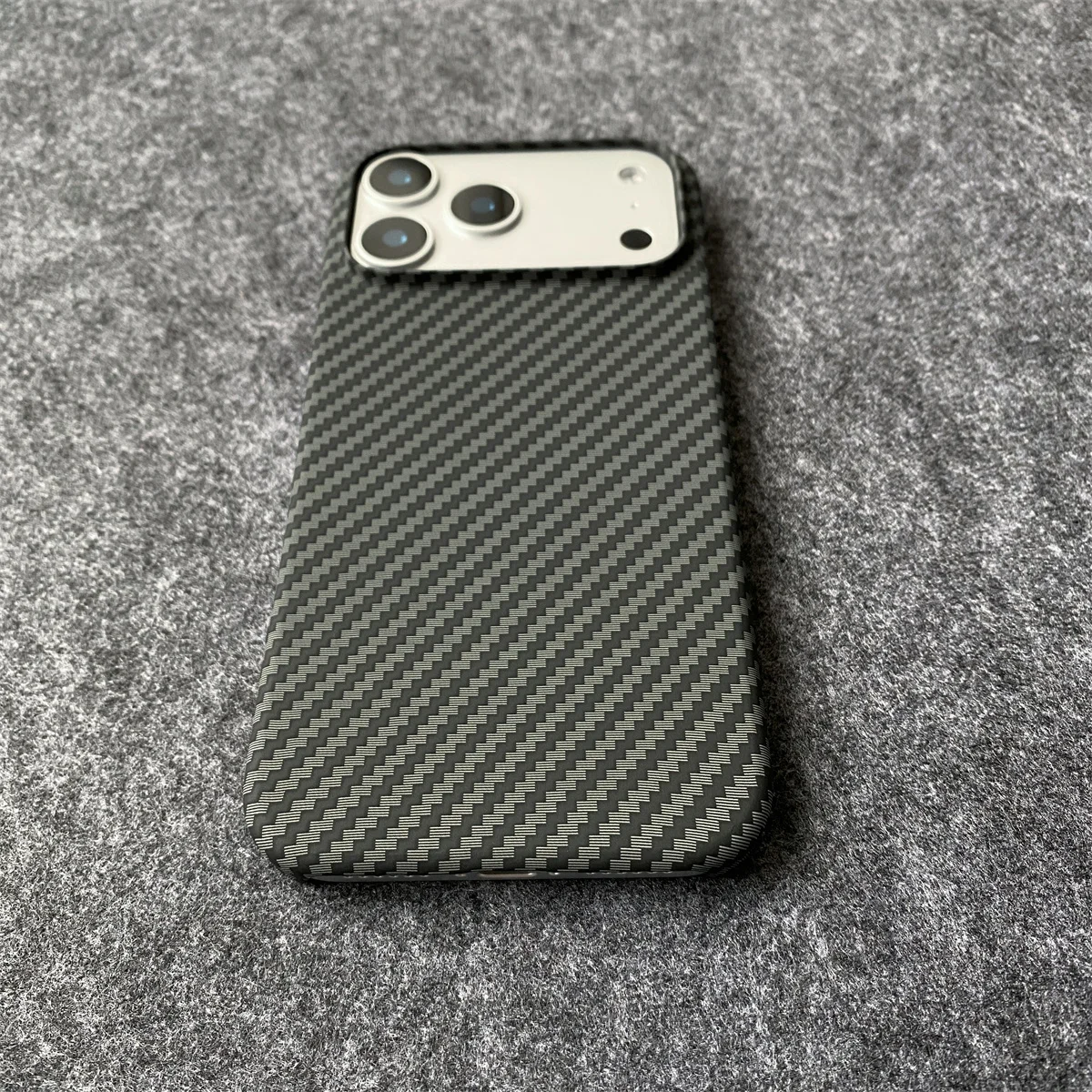 Stoßfeste Rahmenlose Carbonfaser-Hartschalenhülle für iPhone Air 17 16 15 14 Plus 18 13 12 11 Pro Max Leder-Schutzhülle – Detail 12
