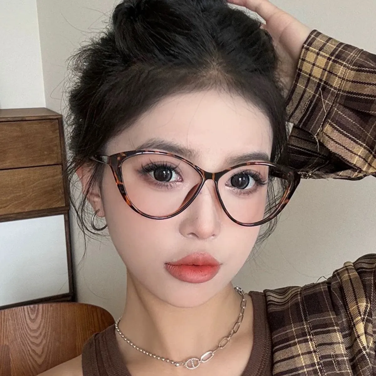 Cat-Eye-Brillengestell für Frauen mit dem Gesicht, kleine flache Lichtbrille, ultraleichte Anti-Blaulicht-Brille 1015