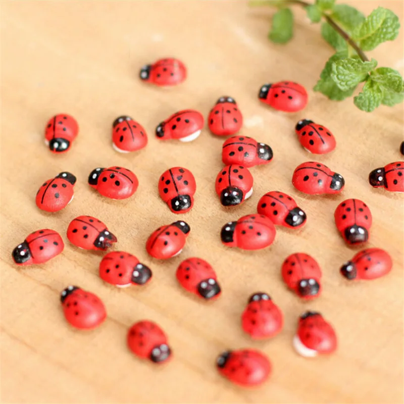 100pcs/lot Tiny Resin Bees Ladybugs Craft Garden Red Landscape Ladybug Decoration DIY Little Animal Figurines Decor Ornaments