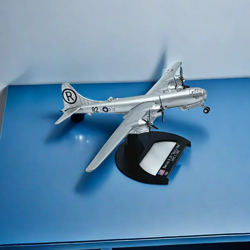 2024 Dieacast  Alloy 1:200 Scale 1945 B29 US Enola Gay Super Air Fortress Bomber Simulation Airplane Aircraft B-29 Model Toys