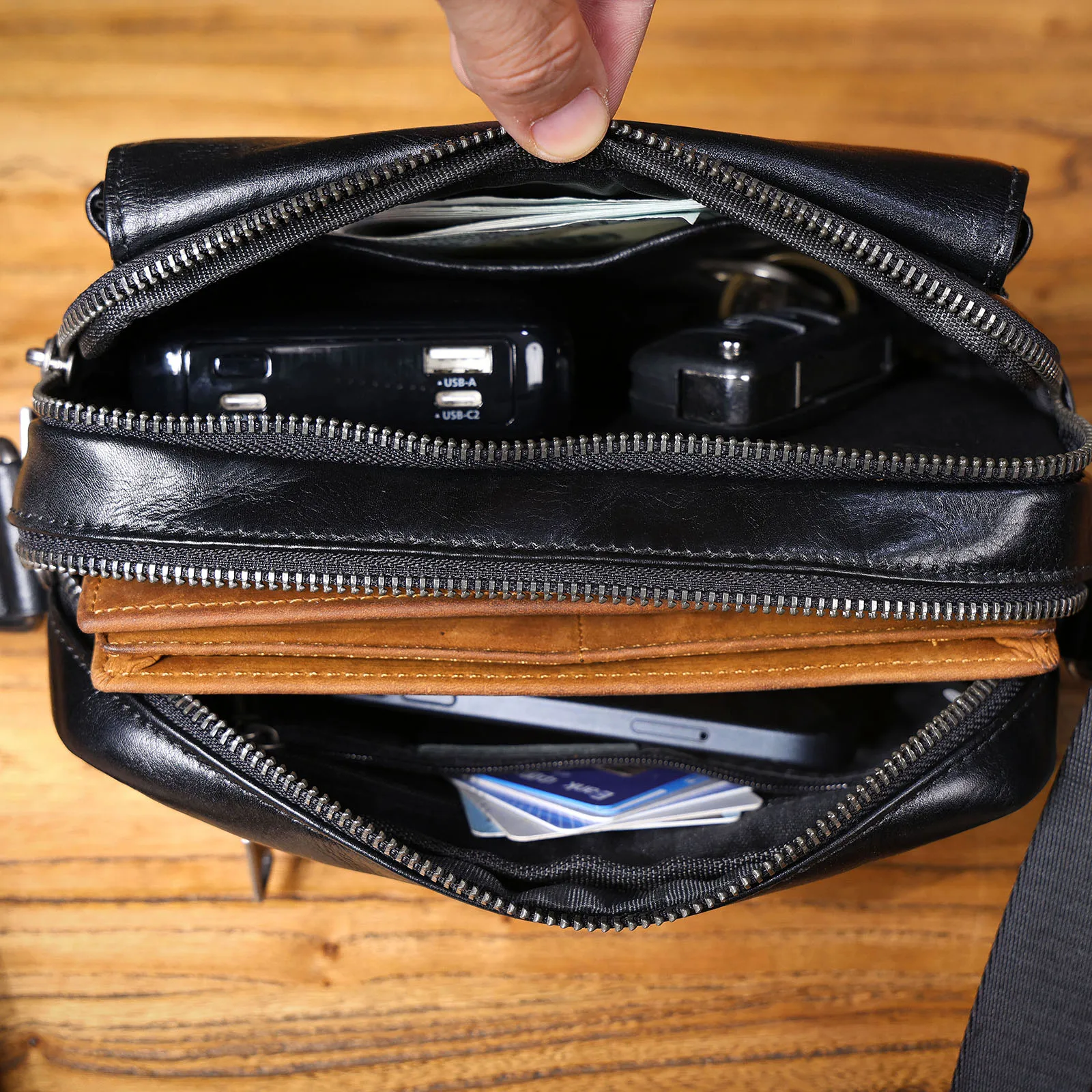 Echte Leder-Brusttasche für Herren, Casual-Umhängetasche aus Rindsleder, Modische Handyhülle, Pflanzlich gegerbtes, gerafftes Leder – Detail 19