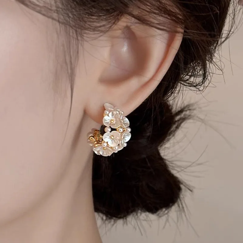 مزاجه الأنيق من الأقراط زهرة الصدفة مجوهرات نسائية رائعة عصرية، إكسسوارات عصرية للارتداء اليومي للحفلات