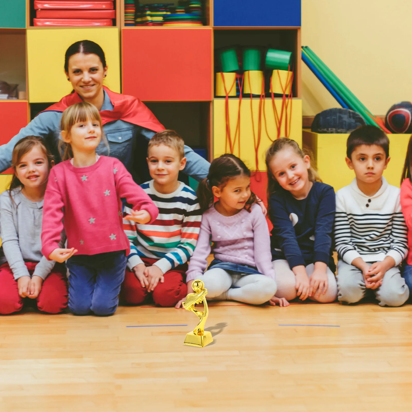 

Mini Resin Plastic Football Trophy Silver Plating Soccer Award for School Kindergarten Kids Winner Party Prizes