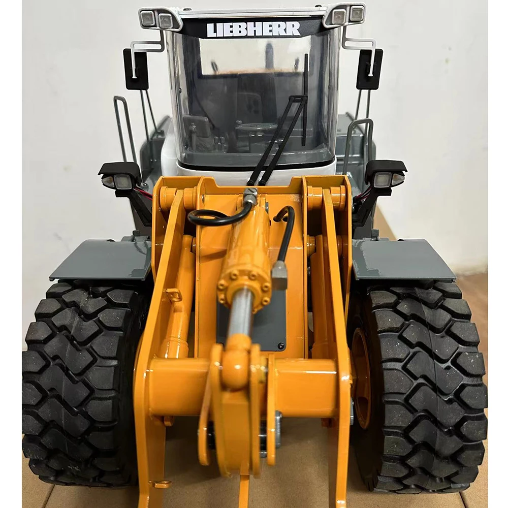 Liebherr L 580 1/14 RC Hydraulic Loader Metal Model with Light Sound System Wheel Loader Remote Control Car Model Toy