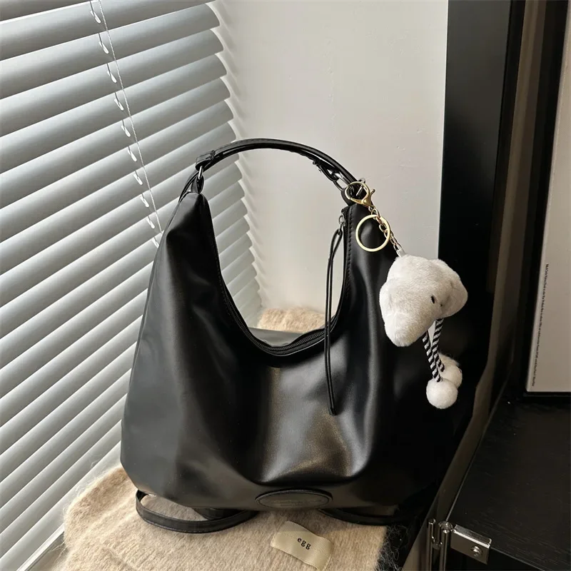 

Soft leather large capacity chain underarm tote bag shoulder messenger bag