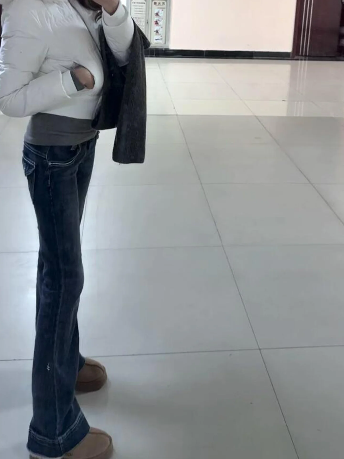 딥 블루 여성 와이드 레그 진 부츠컷 바지 가을 겨울 로우 웨이스트 순색 케이트 디테일 데님 원단 따뜻한 여성복