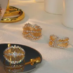 Foydjew Italian Vintage Jewelry Hollow Design Gold Color Rings Inlaid Zircon Elegant Banquet Party Accessories For Women