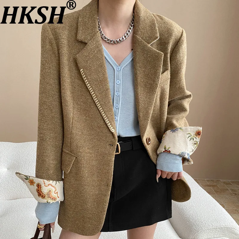 

HKSH Autumn Winter New Women Blazer Notched Collar Single Breasted Pockets Patchwork Cuff Embroidered Chic Woolen Jacket HK13603