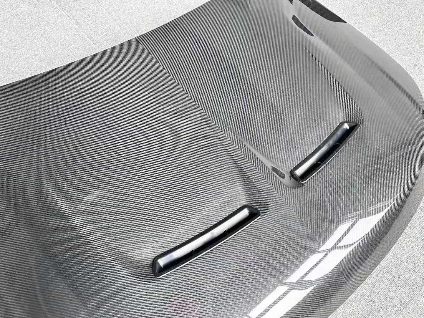 Factory New High Quality Dry Carbon Fiber Hood for Range Rover Sport