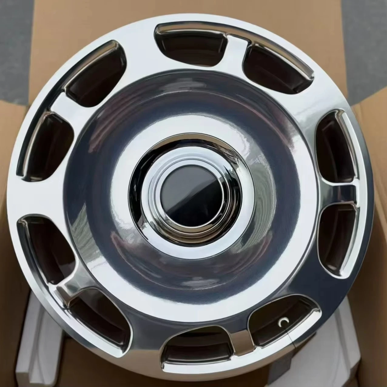 

Hot-selling red bright black and white wheels, suitable for a variety of sizes and materials, suitable for luxury vehicle wheels