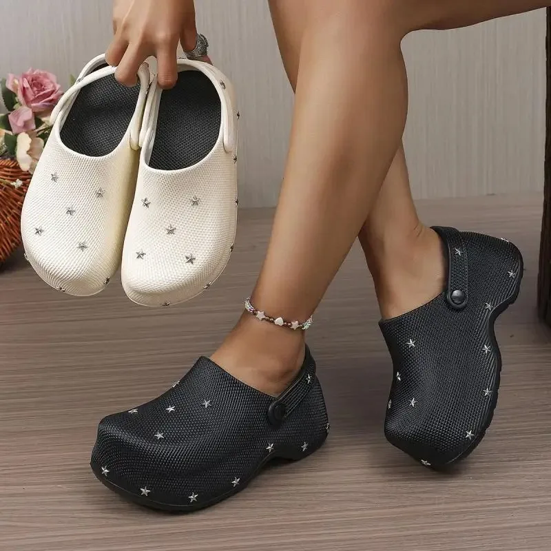 Y2K Metall-Stern Chunky Plateau Clogs Sandalen Damen Sommer 2026 Weiche Dicke Sohle Gartenschuhe Leichte Strandpantoffeln für Frauen