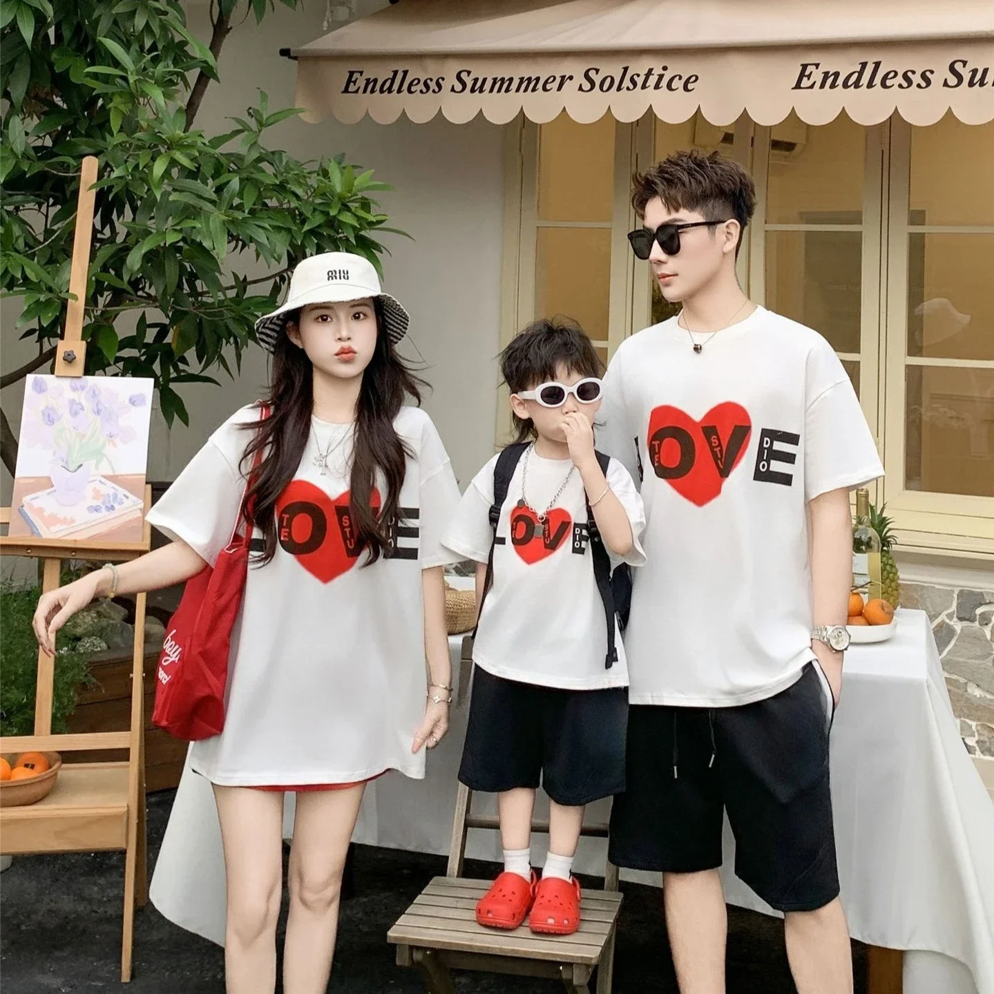 2026 Summer Family Matching Outfits Love Heart Print T-Shirts Mommy and Me Tees Dad & Baby Casual Tops for Vacation Photoshoot