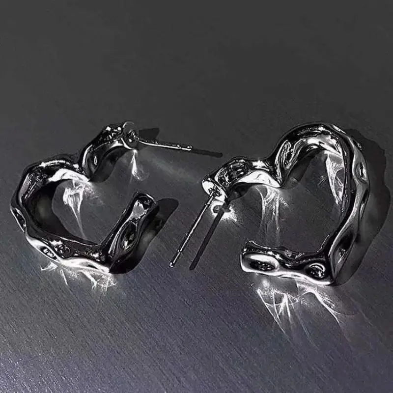 Orecchini a cerchio vintage a forma di cuore in argento per donna Y2K Sle Trendy Retro Faion Jewelry Acory Collezione primavera 2026
