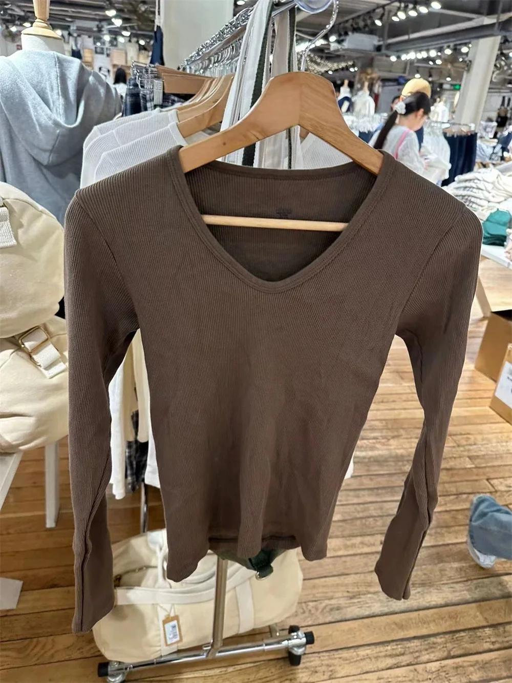 女性用ラウンドネックTシャツ,女性用長袖シャツ,単色,快適,カジュアル,ファッショナブル,2023