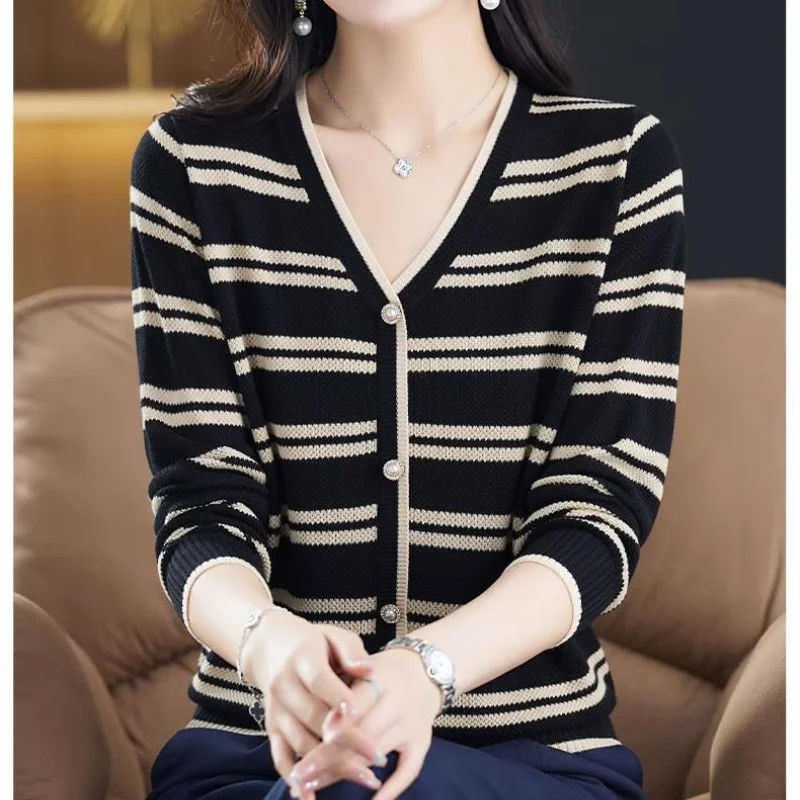 Autumn Winter Striped Fashion Long Sleeve Cardigans Sweater Korean New Fashion V-neck Loose Casual Versatile Women Knitted Tops